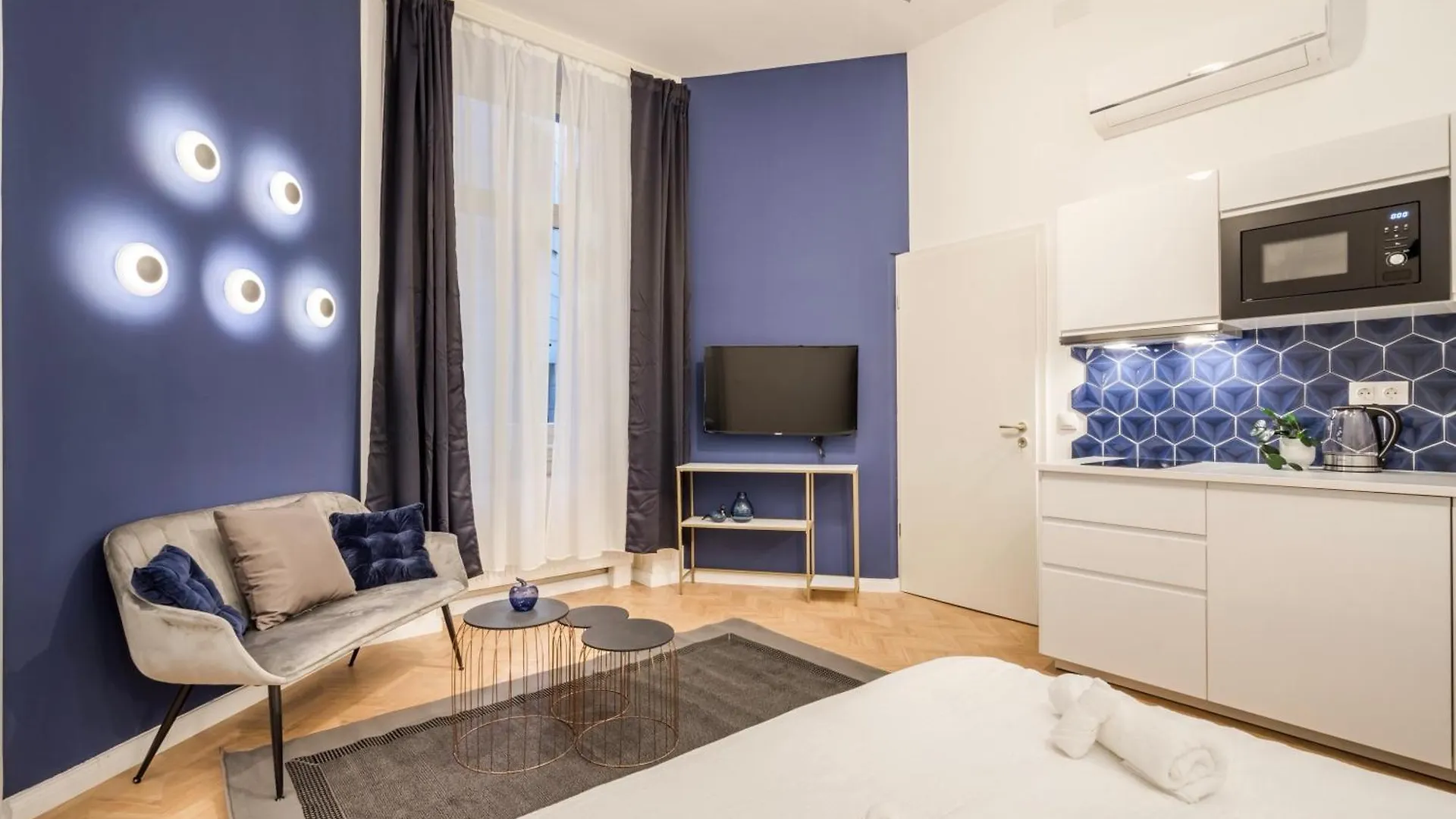 D58 - Grand Boulevard Royal Apartment - Best Location By Bqa Budapeszt