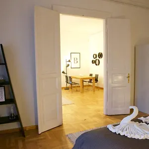 Five Season's Apartmán